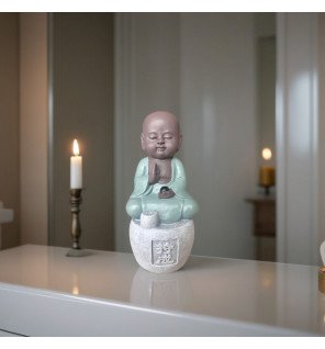  porte-encens intégré à la base de la statue pour une utilisation pratique au quotidien