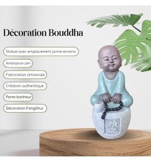  ambiance relaxante avec la statue bouddha porte-encens et de la fumée d'encens