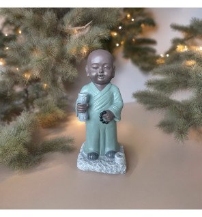  vue arrière de la statue bouddha tripitaka révélant la finesse du travail manuel