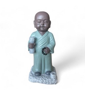  ambiance relaxante avec la statue bouddha porte-encens tripitaka et des accessoires zen
