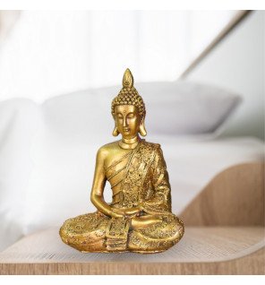  focus sur les mains de la statue bouddha sanci en position de méditation