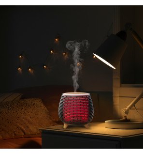  diffuseur d’huiles essentielles tony utilisé lors d’une séance de méditation