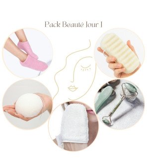 accessoires beauté sun&sia disposés sur une table en bois clair avec lumière naturelle