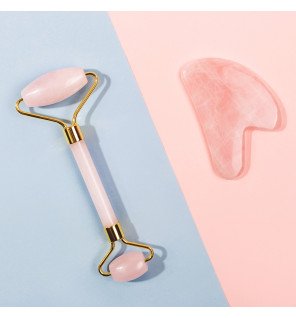 détail du quartz rose poli montrant la texture naturelle de la pierre