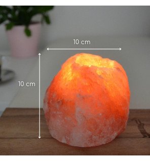  bougeoir zen en sel naturel illuminant une pièce avec une lumière tamisée