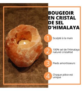  ambiance zen avec le bougeoir allumé lors d'une séance de méditation