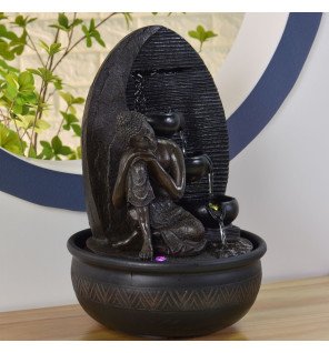  statuette bouddha amovible mise en avant sur la fontaine