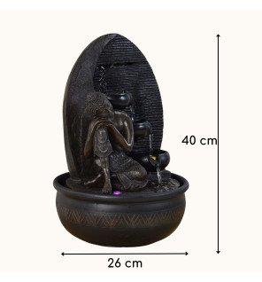  lumière led bleutée illuminant l'eau qui coule