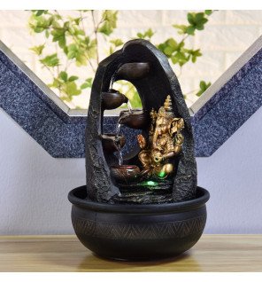  fontaine zen en résine grise avec motifs sculptés et effet pierre naturelle