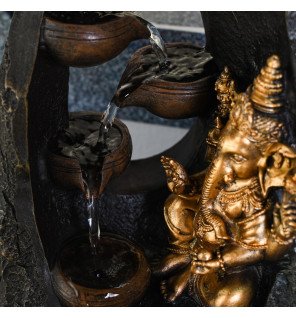  mise en situation de la fontaine sur un bureau pour favoriser la concentration et la sérénité