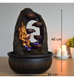  fontaine décorative zen'light placée près d'une fenêtre pour capter la lumière naturelle