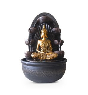  fontaine d’intérieur bouddha en fonctionnement dans une ambiance tamisée propice à la relaxation