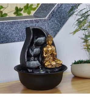  fontaine praya placée dans une entrée pour accueillir avec sérénité