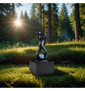  fontaine amor noir en fonctionnement avec cascade d'eau fluide