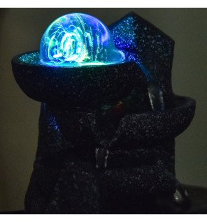  détail sur la base stable et antidérapante de la fontaine d'intérieur