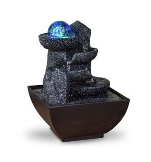  fontaine d'intérieur nature lopo utilisée dans une pièce à vivre pour une touche de sérénité