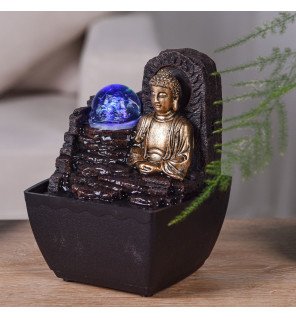  détail de la base texturée et du socle de la fontaine d'intérieur