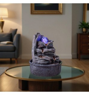  vue rapprochée du détail de la texture imitation roche de la fontaine luberon