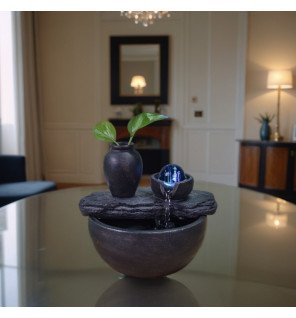  fontaine décorative en résine effet pierre avec cascade d'eau apaisante