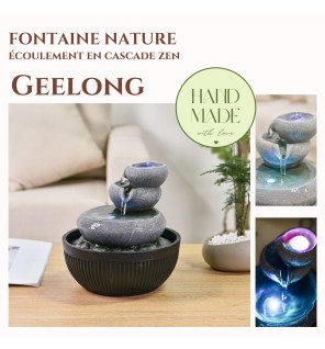  détail du design naturel de la fontaine d'intérieur geelong avec lumière tamisée