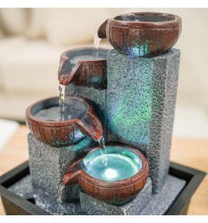  détail du matériau de la fontaine bekasi avec finition imitation pierre naturelle