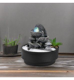  fontaine d'intérieur bogota utilisée comme objet déco dans une entrée lumineuse