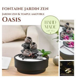  vue rapprochée de l'eau s'écoulant doucement sur les différents niveaux de la fontaine