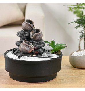  fontaine d'intérieur zen'light utilisée comme élément décoratif sur un bureau pour améliorer le bien-être au travail