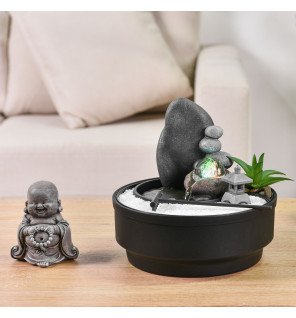  vue latérale montrant la cascade d'eau et la finesse des finitions artisanales