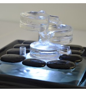  fontaine d'intérieur moderne installée dans un bureau pour favoriser la créativité