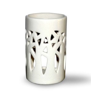  diffuseur forêt blanc zen'arôme en céramique blanche sur une étagère minimaliste