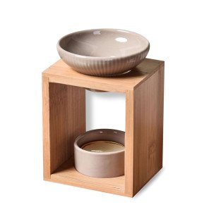  brûle-parfum naturéa utilisé lors d’une séance de méditation pour favoriser la sérénité