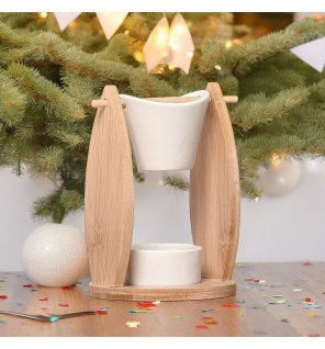  mise en scène du brûle-parfum avec des fleurs séchées pour une décoration naturelle