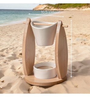  détail du support en bois du brûle-parfum montrant la qualité des finitions