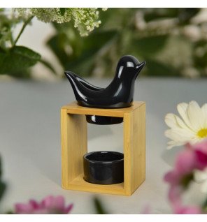  vue rapprochée du réservoir du brûle-parfum birdy noir prêt à accueillir des huiles essentielles