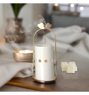  détail du brûle-parfum inspiration en céramique blanche et métal noir