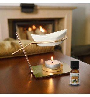  ambiance zen avec brûle-parfum allumé diffusant une douce lumière