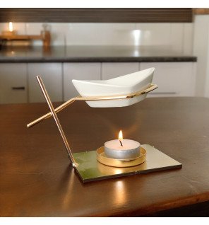  gros plan sur la texture de la céramique du brûle-parfum