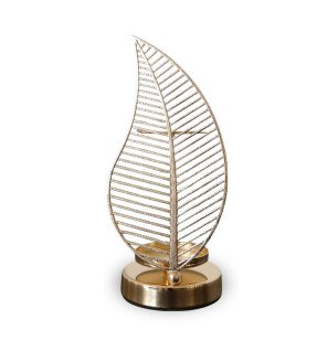  brûle-parfum artisanal en métal et verre dans un intérieur moderne et chaleureux