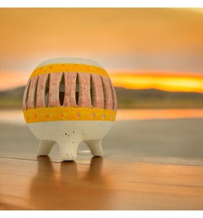  vue rapprochée du réservoir à parfum prêt à accueillir des huiles essentielles