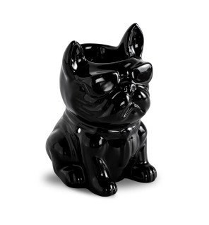  brûle-parfum posé sur une étagère avec des livres et des objets déco pour une touche raffinée