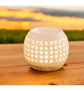  vue rapprochée du brûle-parfum céramy mettant en avant la texture lisse de la céramique