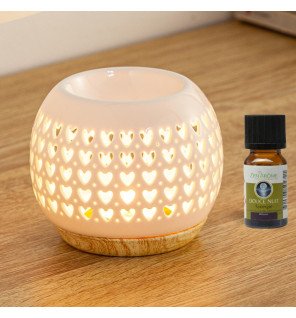  brûle-parfum utilisé pour l’aromathérapie dans une chambre à coucher cosy