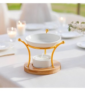  détail de la base du brûle-parfum montrant la finition soignée