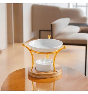  brûle-parfum simplicité etna avec huiles essentielles à côté