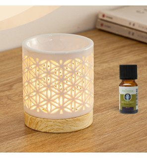  brûle-parfum posé sur une étagère avec des accessoires de décoration