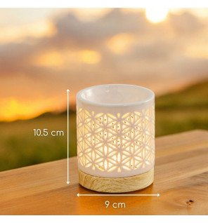  ambiance tamisée créée par la lueur du brûle-parfum flower