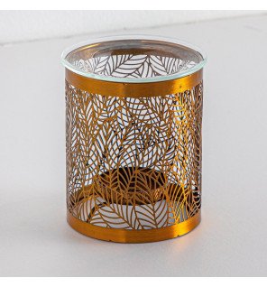  détail du motif feuilles en métal découpé laissant passer la lumière