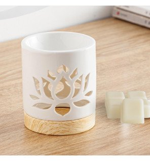  détail du support à bougie sous le brûle-parfum nénuphar