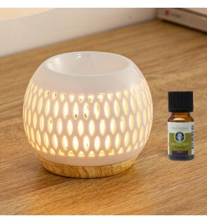  détail du motif treillis ajouré laissant passer la lumière douce